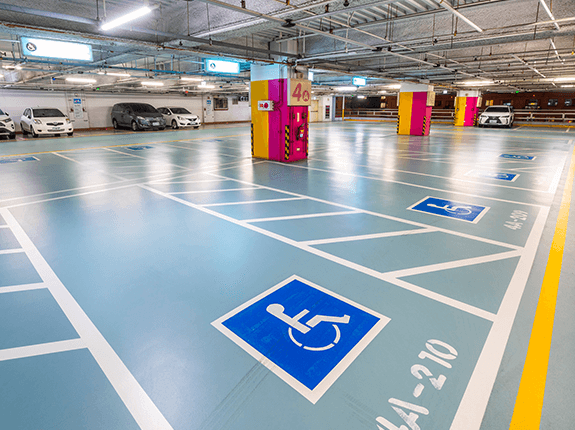 殘障停車位