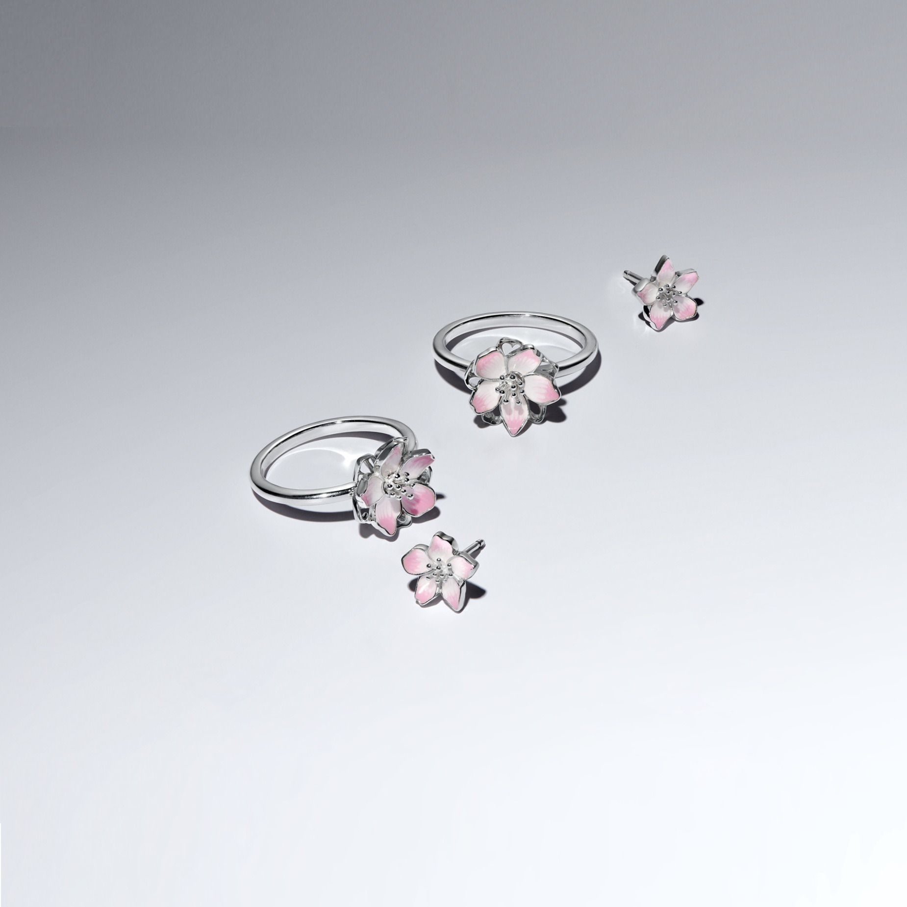 2026 全新春季珠寶系列 耳環$2,880 戒指$3,280