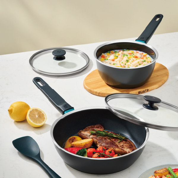 ZWILLING NOW PLUS CERAMIC 鈦陶瓷不沾深煎鍋28cm (藍莓色)