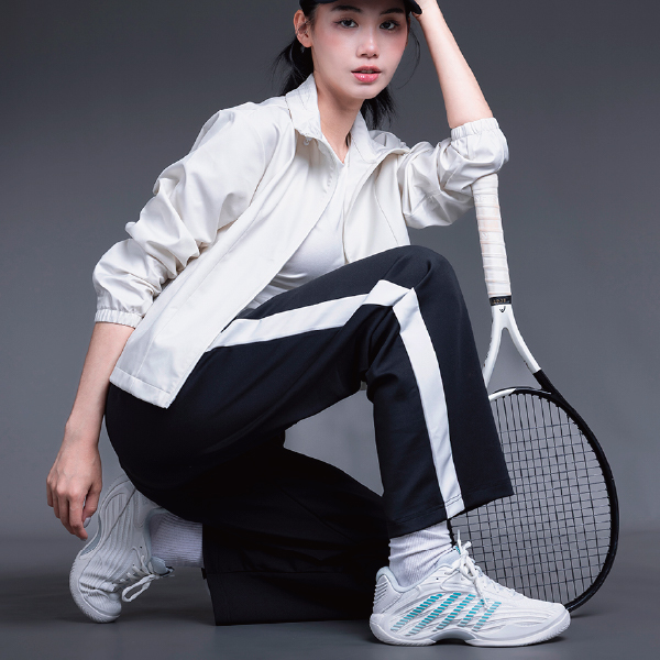 滿額現抵：單筆消費滿3,600元現抵300元滿額贈：單筆折後滿6,600元贈K-SWISS雙用翻轉頸枕乙個